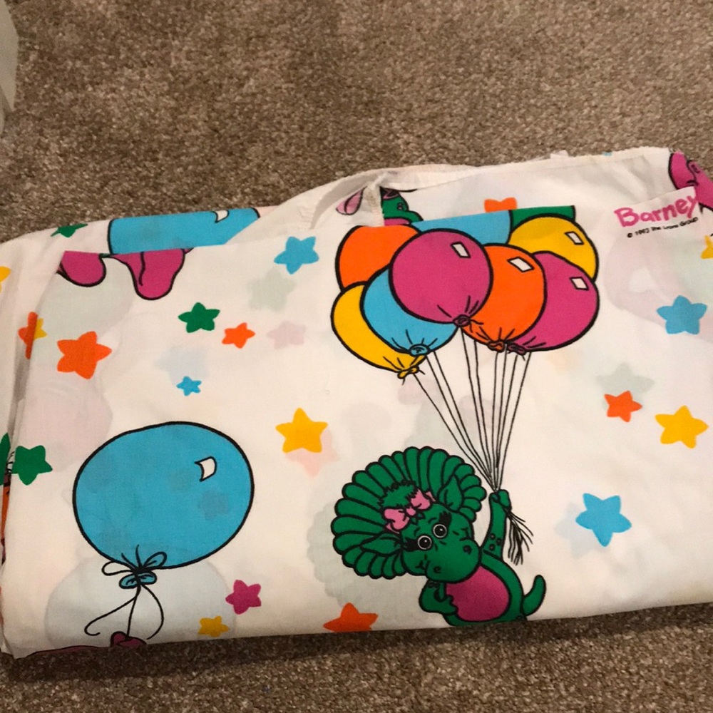 1993 Vintage Barney full size fitted bed sheet